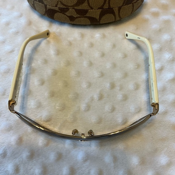 Coach Leanne Sunglasses - Picture 12 of 14